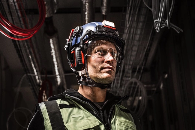 Kask wentylowany regulowany BOLT 200 biały Milwaukee