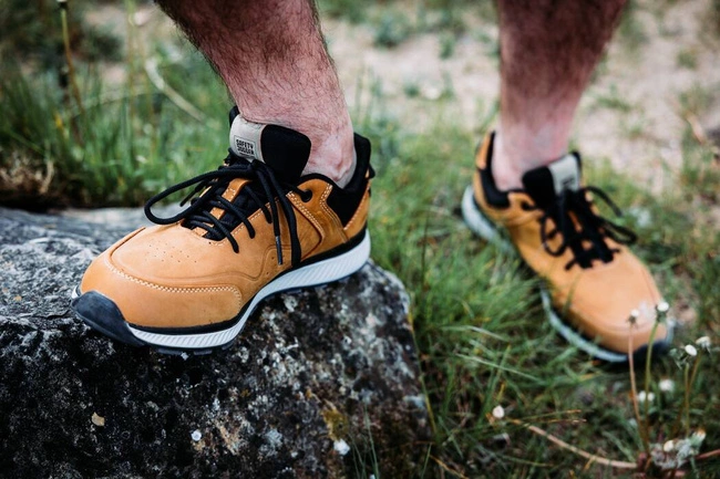 Skórzane buty trekkingowe STEADY piaskowe Safety Jogger