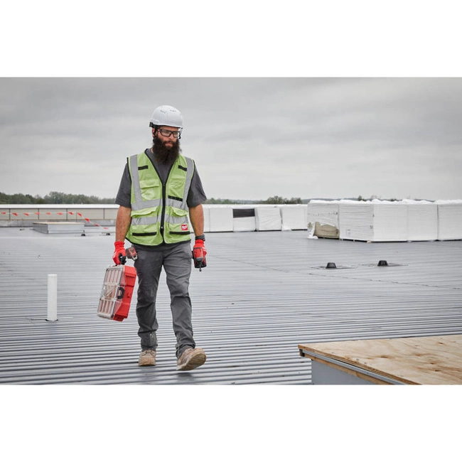 Kask niewentylowany z regulacją BOLT 200 zielony Milwaukee