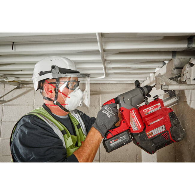 Kask niewentylowany z regulacją BOLT 200 zielony Milwaukee